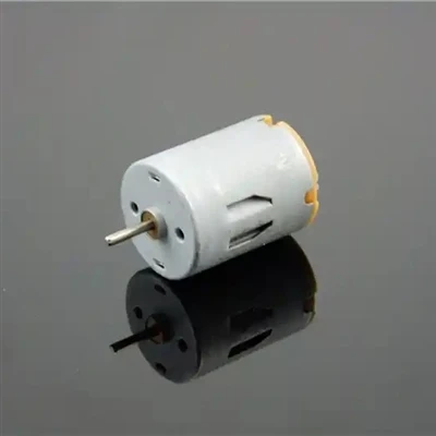 What motor does the Stem programming robot use?
